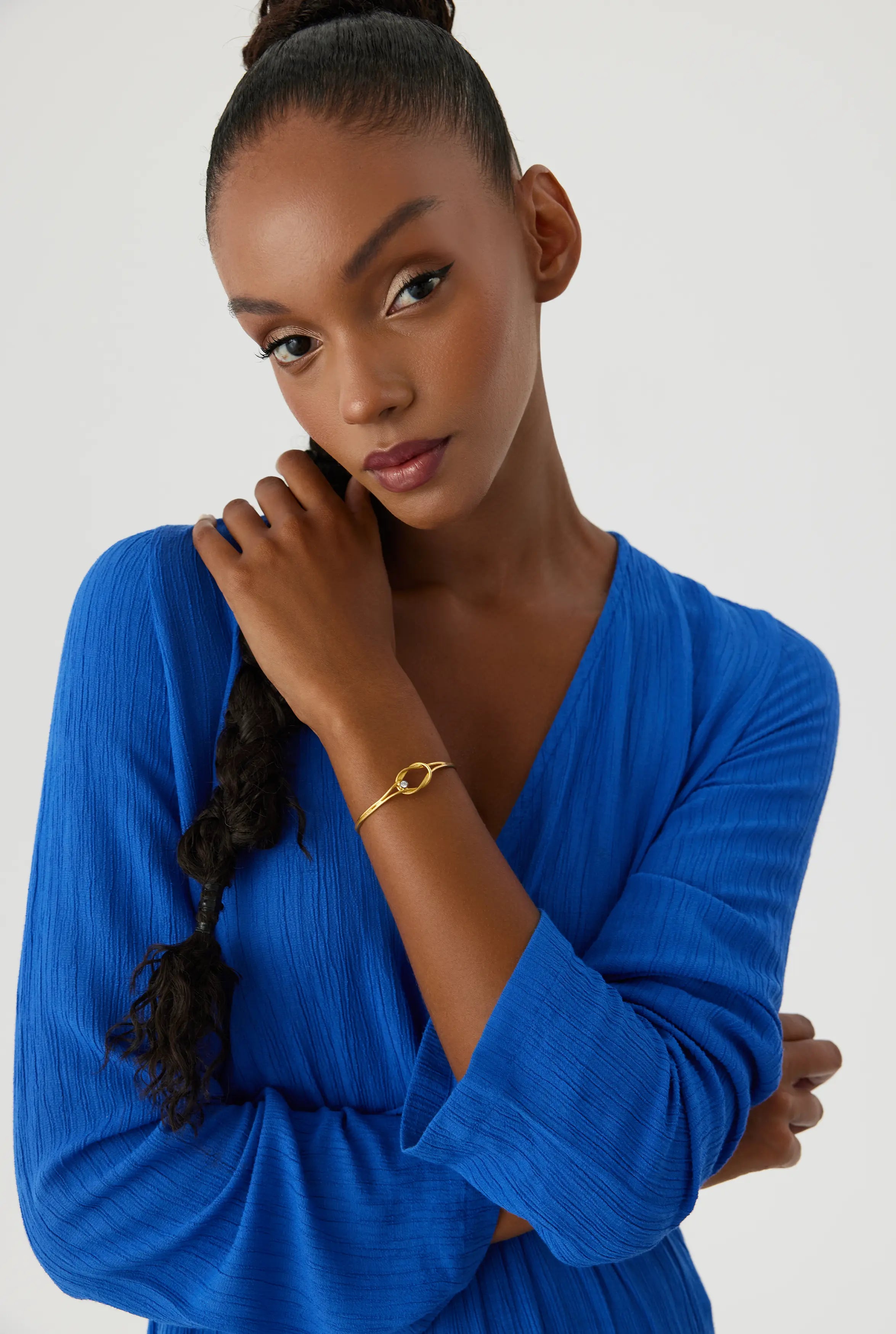 18K Gold Knot Solid Cuff Bangle Bracelet, Symbolic Jewelry