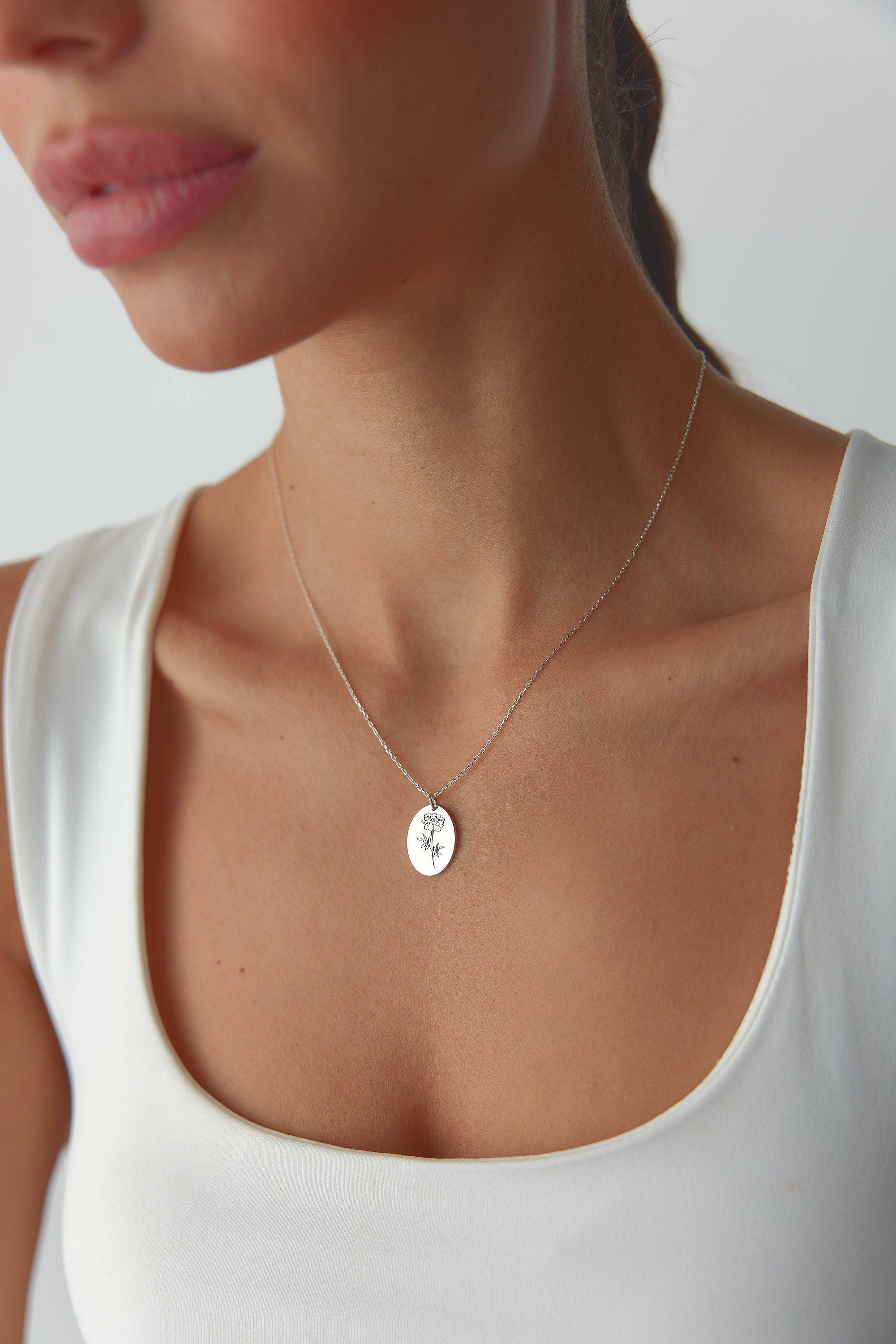 Midi Birth Flower Necklace – Oval 18K Gold Birthflower Necklace Gift for Women