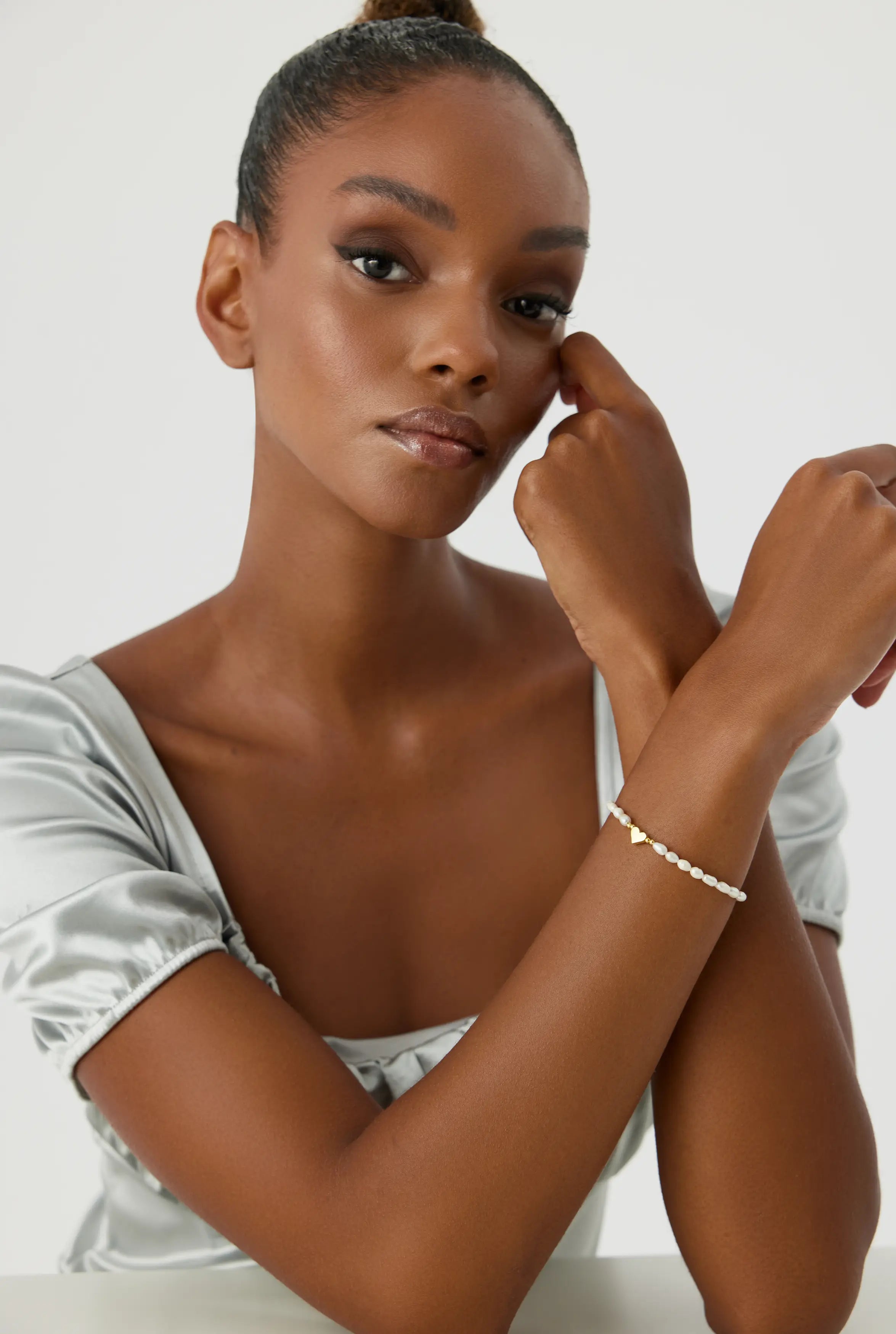 Gold Heart and Freshwater Pearl Bracelet – Elegant 925K Sterling Silver Jewelry